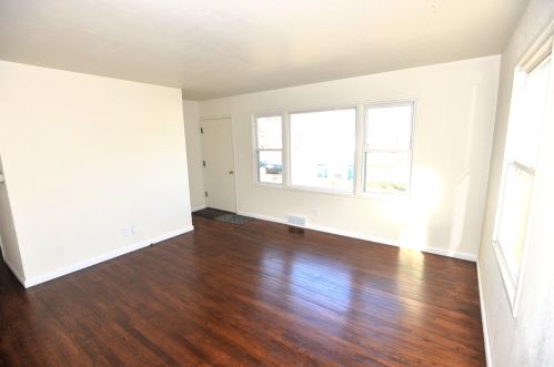 911 Broadway St, Mishawaka IN  46545-5933 exterior