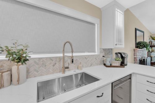 1000 Woodridge Dr, Vacaville CA  95687-6440 exterior