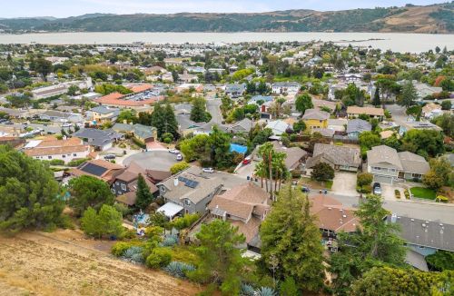 153 Incline Pl, Benicia CA  94510-2726 exterior