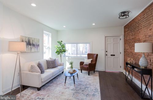 24 New St, Lancaster PA  17602-2047 exterior