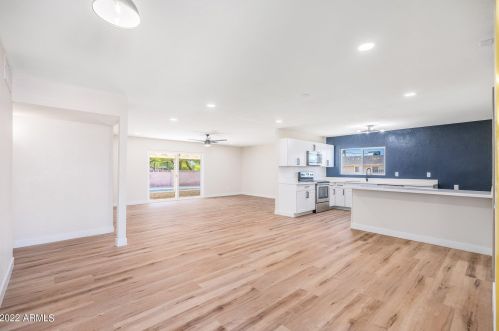 4739 70th Dr, Phoenix AZ  85033-1531 exterior