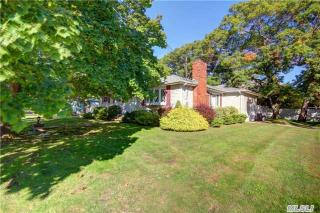 106 Louis St, East Massapequa, NY 11758-1401