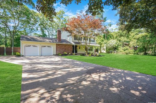 41 Royal Way, Shoreham, NY 11786-1947