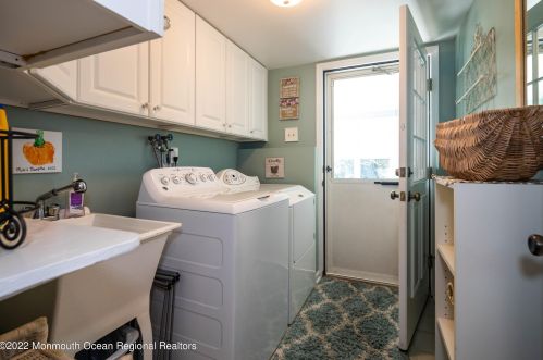 361 Dwight Rd, Middletown NJ  07748-3074 exterior