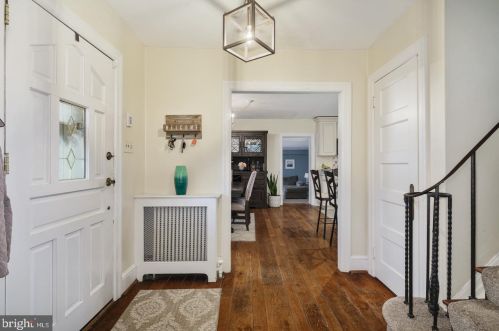 8322 Cedar Rd, Melrose Park PA  19027-2141 exterior