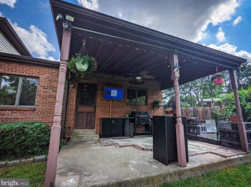 619 Davis Rd, Cheltenham PA  19012-1636 exterior