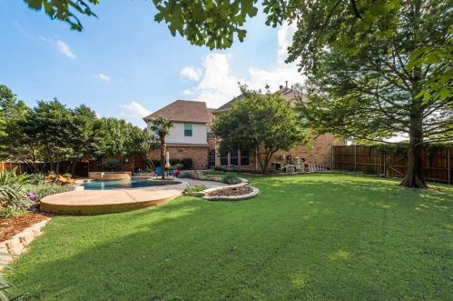 2900 Moody Dr, Plano, TX 75025-5155