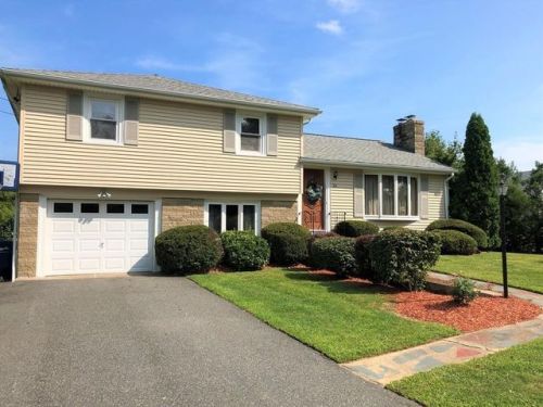 24 Jean Dr, Seekonk, MA 02771-3223