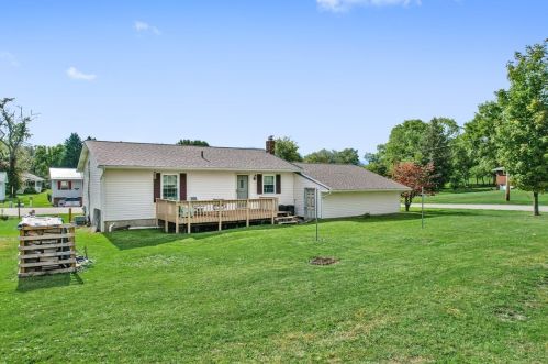 1 Collingate Dr, West Newton, PA 15089-9710