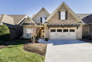 1213 Bishops View Ln, Knoxville, TN 37932-2673