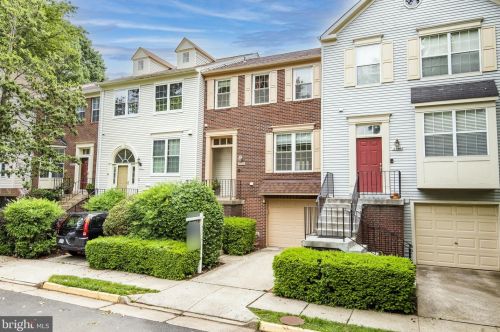 5815 Walden Commons Ct, Springfield, VA 22015-2840
