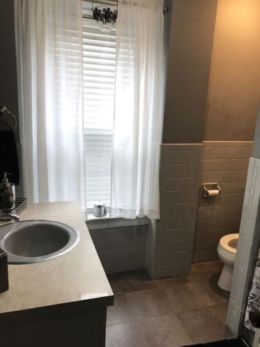 56 Middleton Ave, Middletown RI  02840-3657 exterior