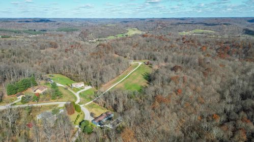 285 Debbie Dr, Marietta, OH 45750-7405
