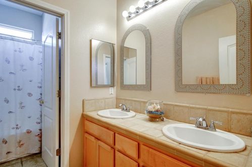 361 Majestic Dr, Hollister CA  95023-7032 exterior