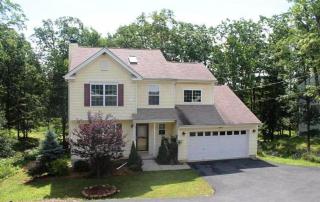 156 Kensington Dr, Bushkill, PA 18324-8128