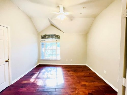 1005 Tanglewood Ln, Lewisville TX  75028-8234 exterior