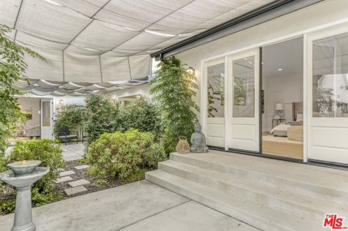 11512 La Maida St, North Hollywood CA  91601-4323 exterior