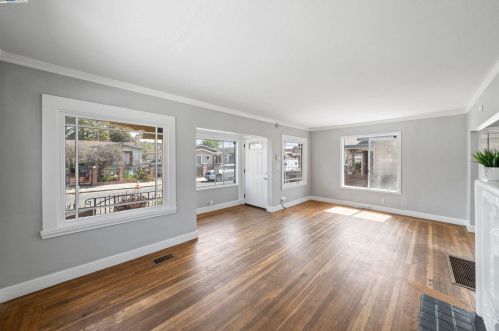 6035 Holway St, Oakland CA  94621-4137 exterior