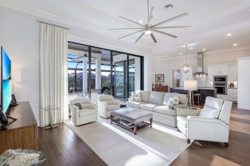 336 Marquesas Ct, Marco Island, FL 34145-2712