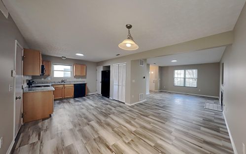 1379 Geranium Dr, Blacklick, OH 43004-8338