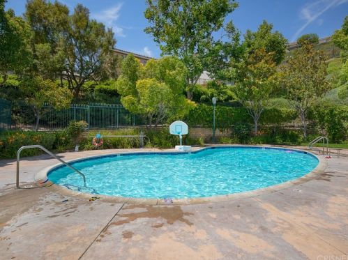23810 Oak View Ln, Santa Clarita CA  91321-4661 exterior