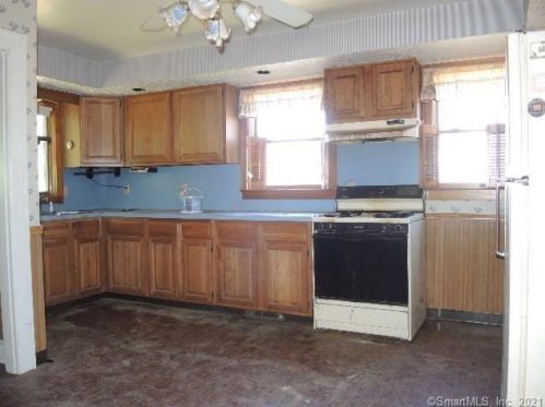 175 Southmayd Rd, Waterbury, CT 06705-2034