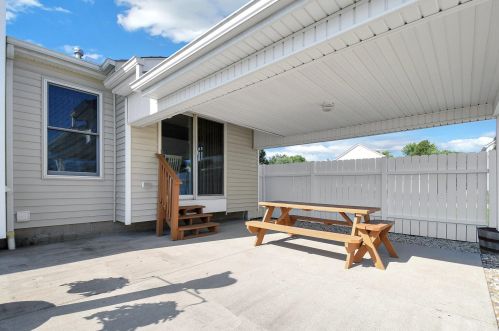 410 Green Apple Pl, Pataskala OH  43062-7453 exterior