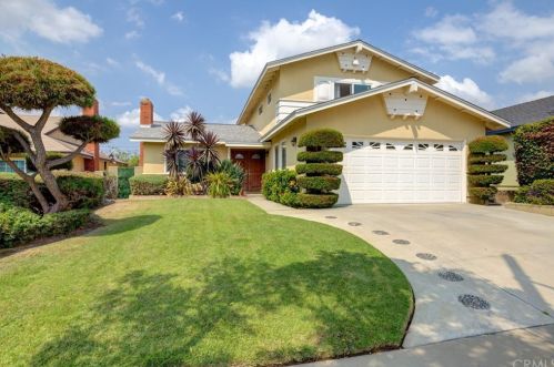 19407 Pricetown Ave, Long Beach, CA 90746-2679