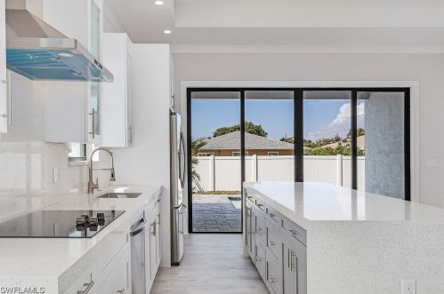 555 103rd Ave, Naples FL  34108-3218 exterior