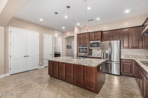 3850 Rakestraw Ln, Gilbert, AZ 85298-0394