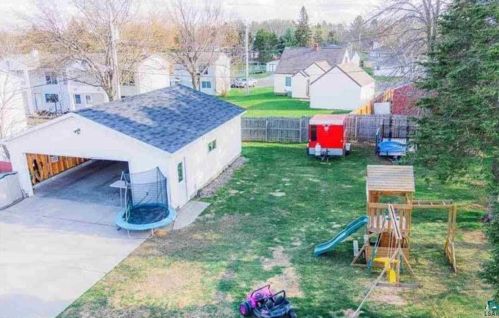 412 32nd St, Hibbing MN  55746-2696 exterior