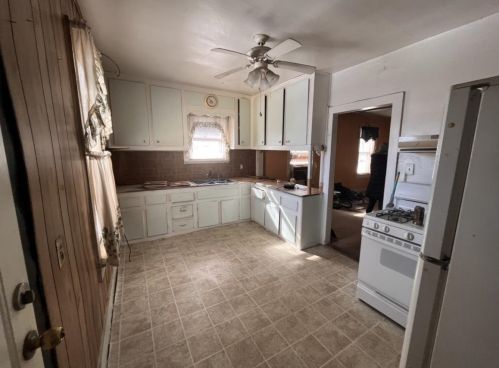 517 Hickory St, Fond Du Lac, WI 54937-1849