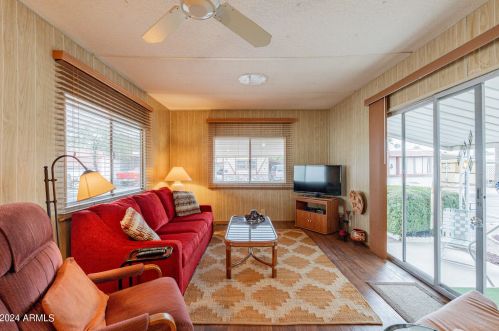 8421 Main St, Mesa, AZ 85207-8638
