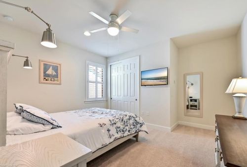 16157 Camden Lakes Cir, Naples FL  34110-2880 exterior