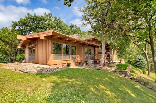 6320 Post Ln, Minneapolis, MN 55439-1048