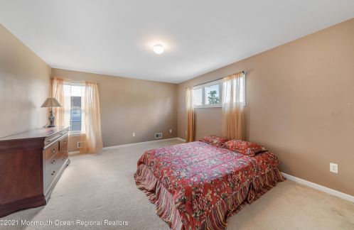 11 Vanard Dr, Bricktown NJ  08723-7426 exterior