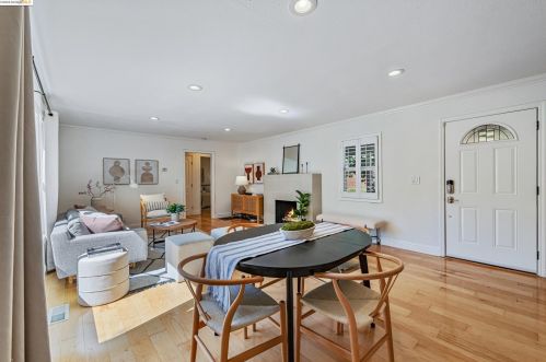 8437 Golf Links Rd, Oakland CA  94605-4118 exterior