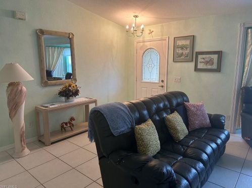 3160 Valencia Dr, Naples, FL 34120-1400