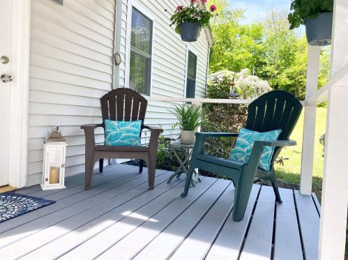26 Pine St, Northwood, NH 03261-3917