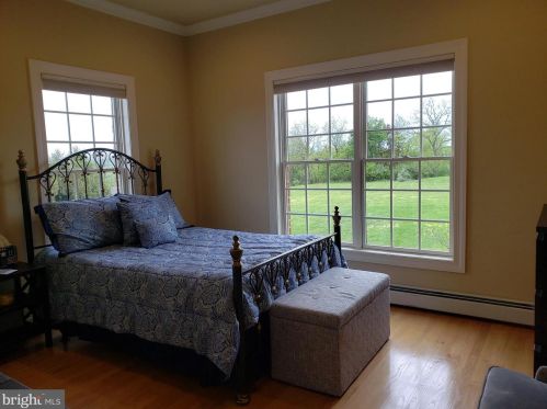 4260 Wyndemere Cir, Schnecksville PA  18078-3527 exterior