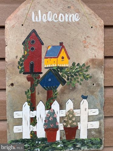 1331 Westminster Dr, Downingtown PA  19335-3652 exterior