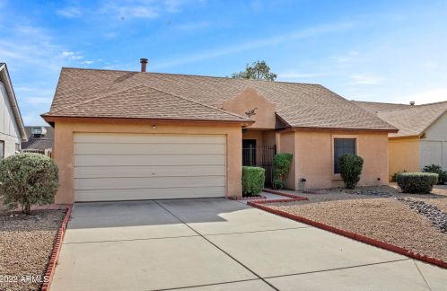 10119 Orange Dr, Glendale, AZ 85307-4136