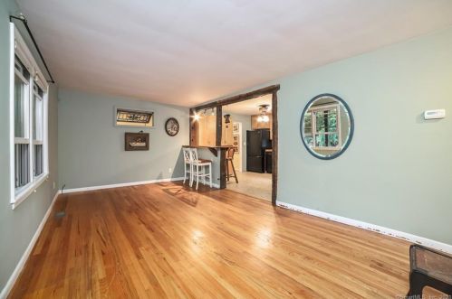 646 Branchville Rd, Ridgefield CT  06877-6128 exterior