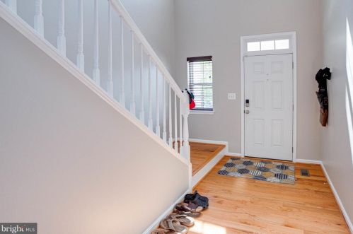 3602 Eagle Ridge Dr, Woodbridge VA  22191-6564 exterior