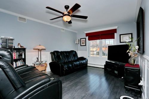 27 Larkin Ln, Garnerville NY  10923-1536 exterior