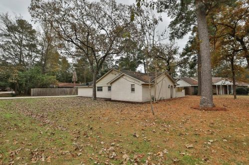 565 Carolina Park, Conroe, TX 77302-3027