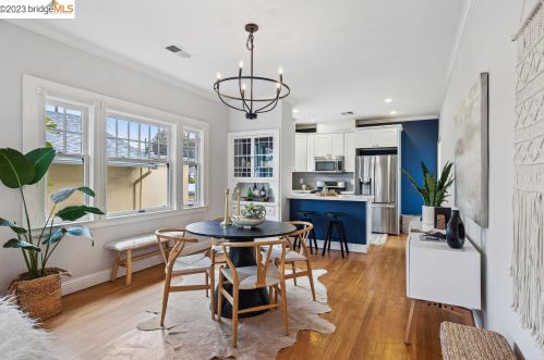 409 45th St, Oakland CA  94609-2124 exterior