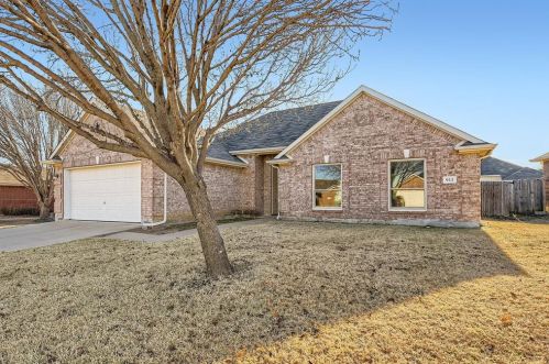 913 Cutting Horse Dr, Midlothian, TX 76063-5725