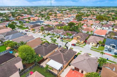 8042 198th St, Hialeah, FL 33015-6380