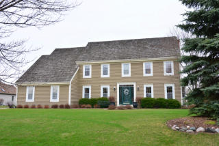 11010 Knightsbridge Dr, Thiensville, WI 53097-3460